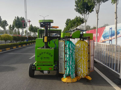 电动城市护栏清洗车（第五代）