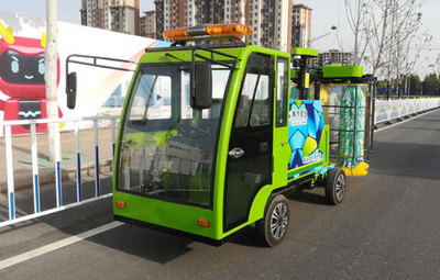 电动城市护栏清洗车（第五代）
