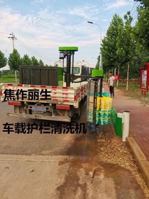 车载护栏清洗机6